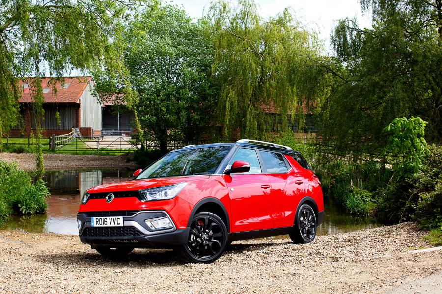  SsangYong Tivoli XLV 2016 года  (UK) (фото 13 из 23)